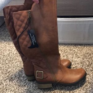 Boots! Brand new!
